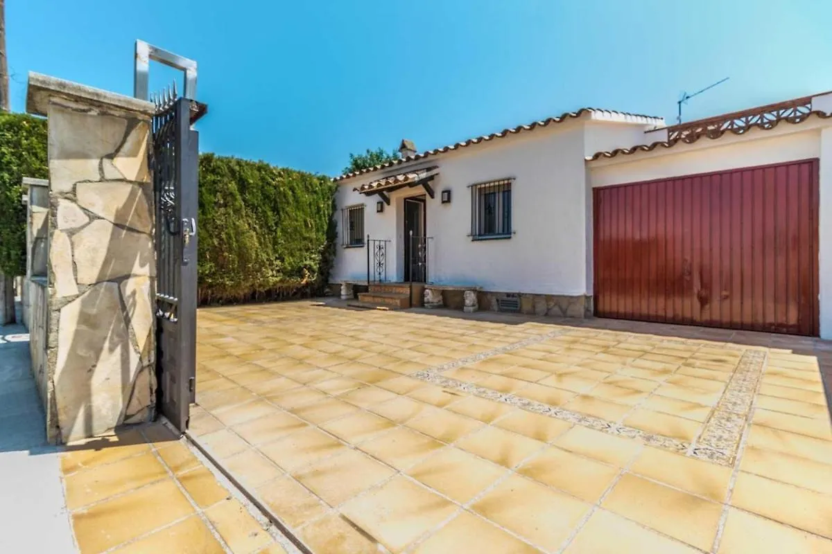 148-Empurialola - Beautiful Villa With Pool And Garden With Mooring Empuriabrava