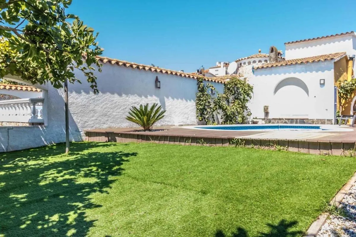 148-Empurialola - Beautiful Villa With Pool And Garden With Mooring Empuriabrava 0*,